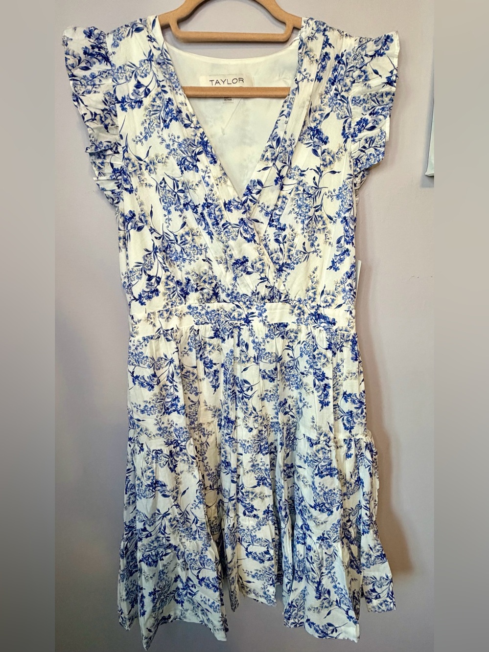 Taylor Blue White Floral Faux Wrap Midi Dress Medium